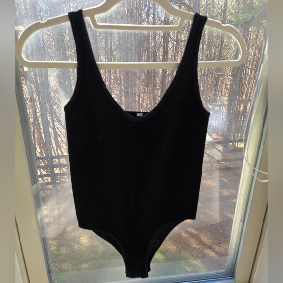 Tops - 🌟Black Ribbed Bodysuit Size Small
